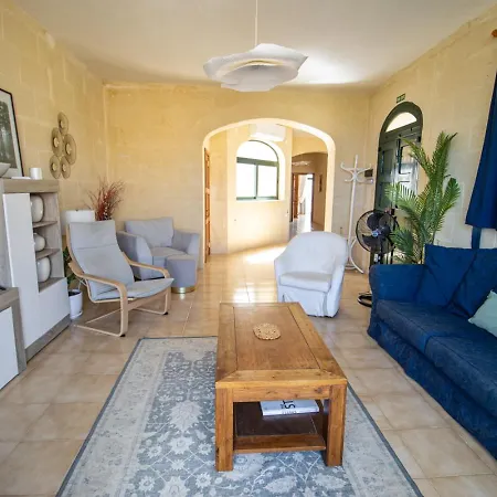 Rooftop Hideaway, Jacuzzi, Bbq & Petss Apartmán