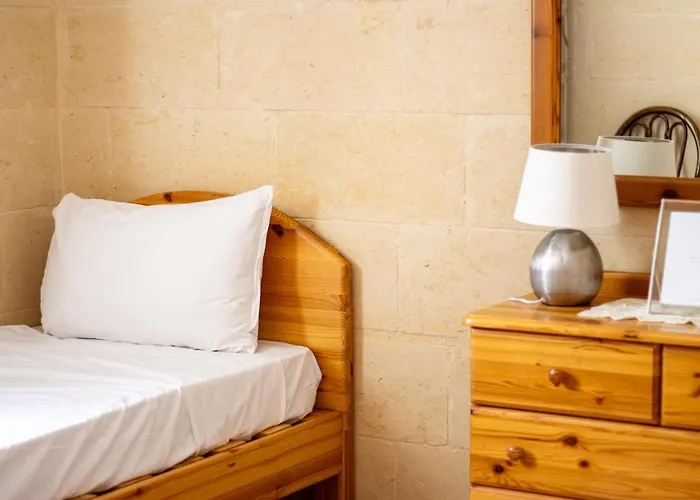 Rooftop Hideaway, Jacuzzi, Bbq & Petss Apartman *