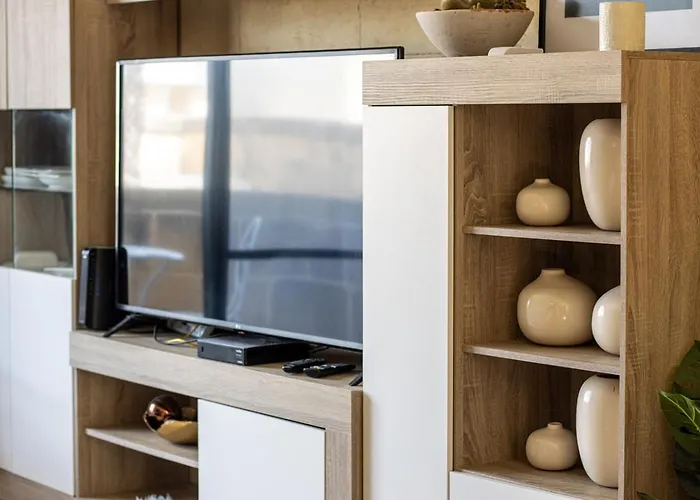 Rooftop Hideaway, Jacuzzi, Bbq & Petss Apartman Għarb