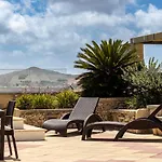 Rooftop Hideaway, Jacuzzi, Bbq & Petss *
