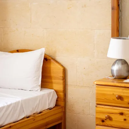 Rooftop Hideaway, Jacuzzi, Bbq & Petss Daire *