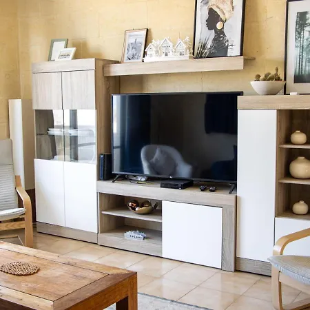 Rooftop Hideaway, Jacuzzi, Bbq & Petss *