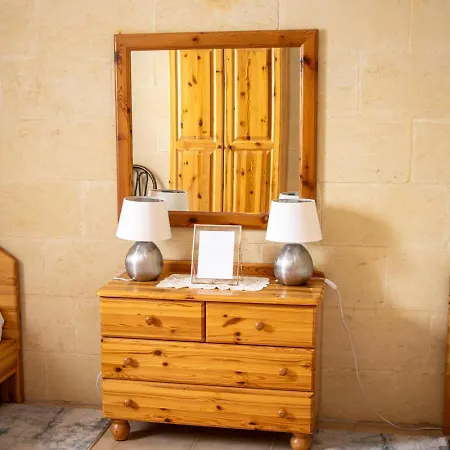 Rooftop Hideaway, Jacuzzi, Bbq & Petss