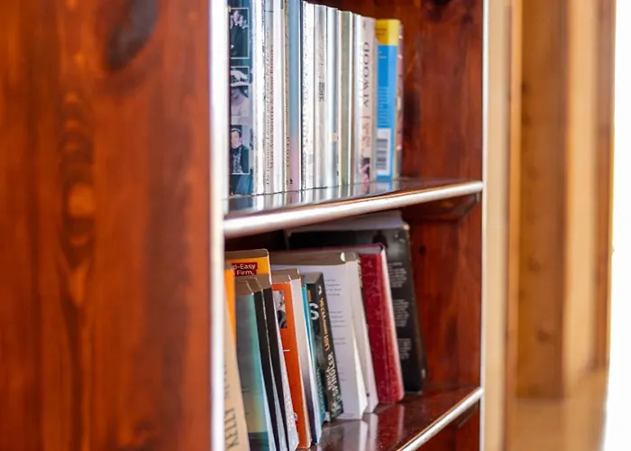 Rooftop Hideaway, Jacuzzi, Bbq & Petss *